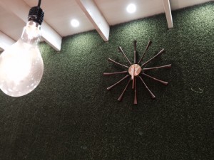人のふり見て我がふり直せ